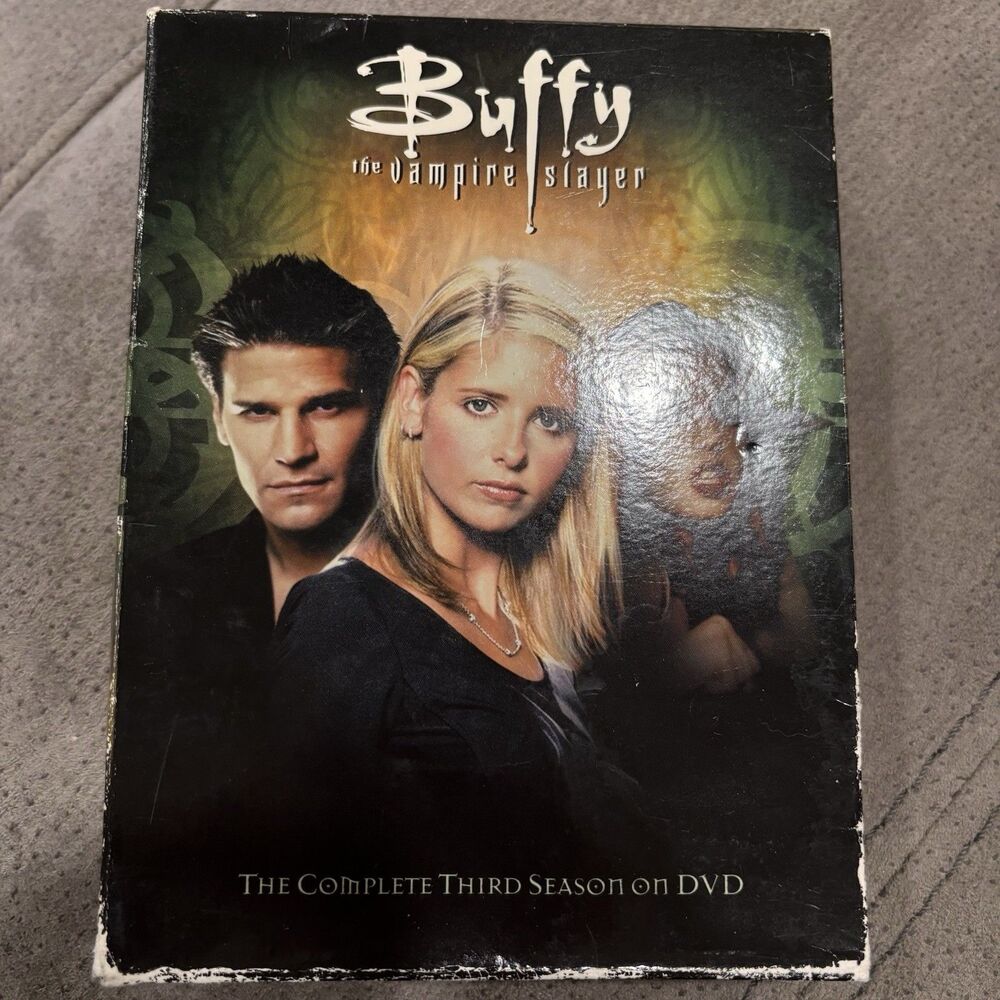 Buffy the Vampire Slayer Season 3  DVD Box Set 6 Discs